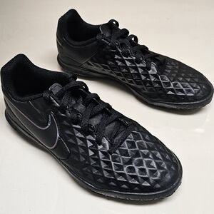Nike Tiempo Jr Legend 8 Club TF Indoor Soccer Shoes 2 Y Cleats AT5883 010 Turf